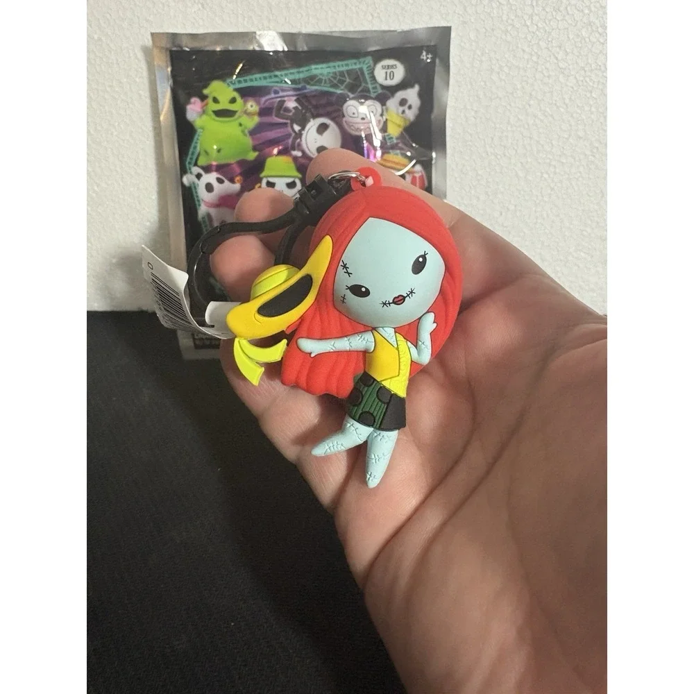 The Nightmare Before Christmas Series 10 Collectible Bag Clip SALLY W/ Hat NEW